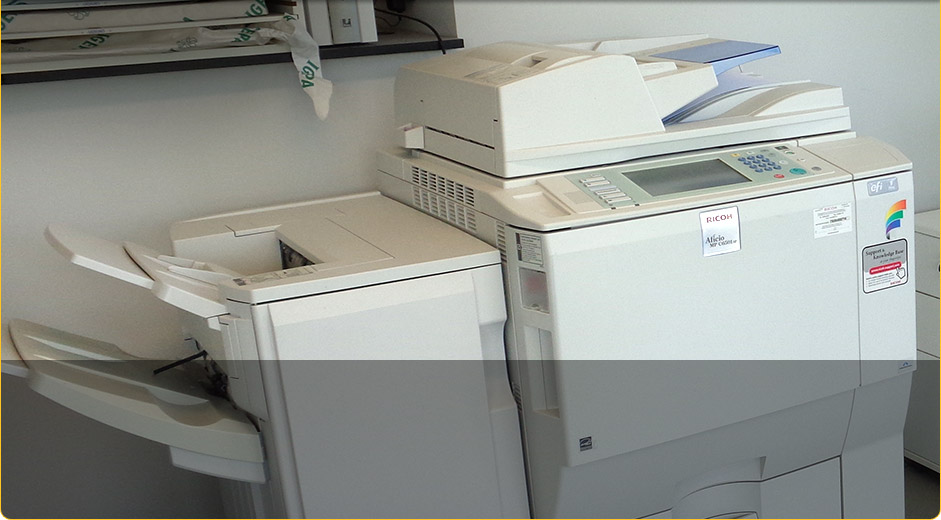 Onze kleuren laserprinters kunnen tot A3+ formaat en op verschillende papiersoorten.